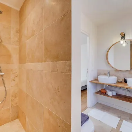 Maison De Caractere Au Coeur Des Vignes Montagne (Gironde)