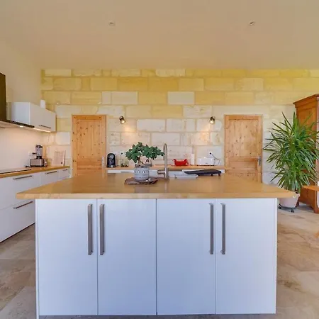 Maison De Caractere Au Coeur Des Vignes Montagne (Gironde)